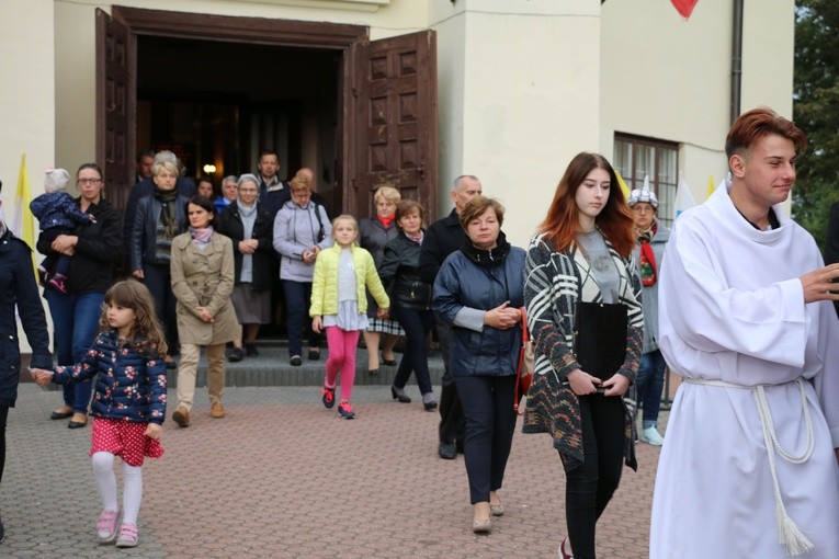 Pomiechowo. Nawiedzenie relikwii w parafii św. Anny