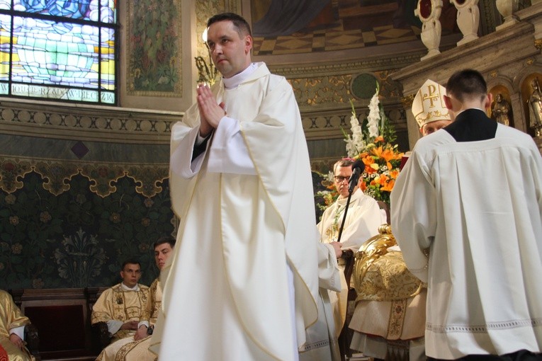 Płock. Święcenia kapłańskie - część 1.