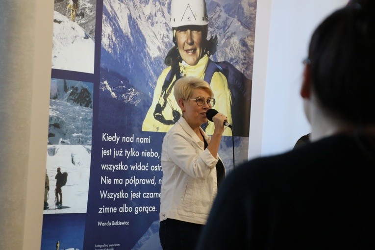 Płock. Wystawa o Wandzie Rutkiewicz