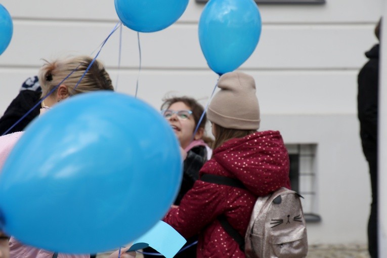 Płock. Obchody Dnia Świadomości Autyzmu