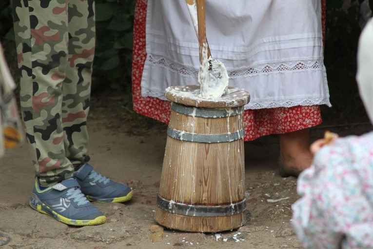 Miodobranie w Skansenie