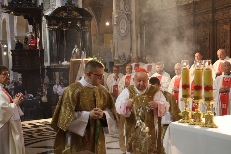 Płock. Obchody 100. rocznicy chrztu św. Jana Pawła II