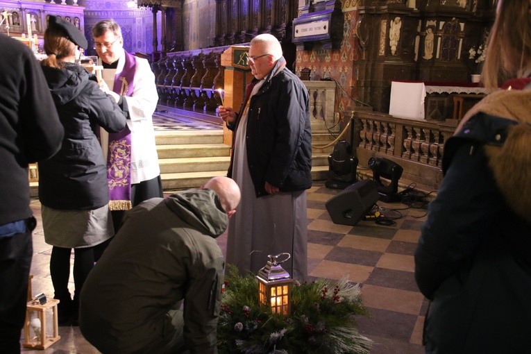 Płock. Betlejemskie Światło Pokoju 2021