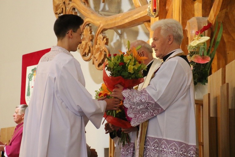 Płock. 40-lecie parafii pw. św. Jadwigi Królowej