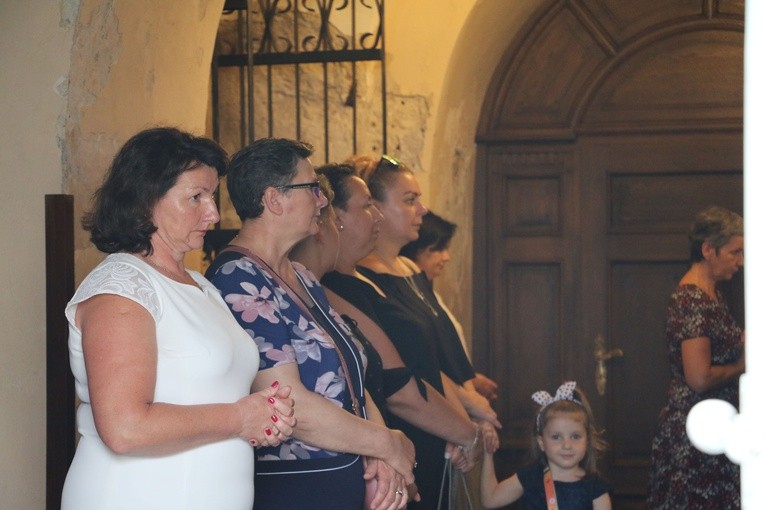 Krasne. Poświęcenie odnowionego ołtarza