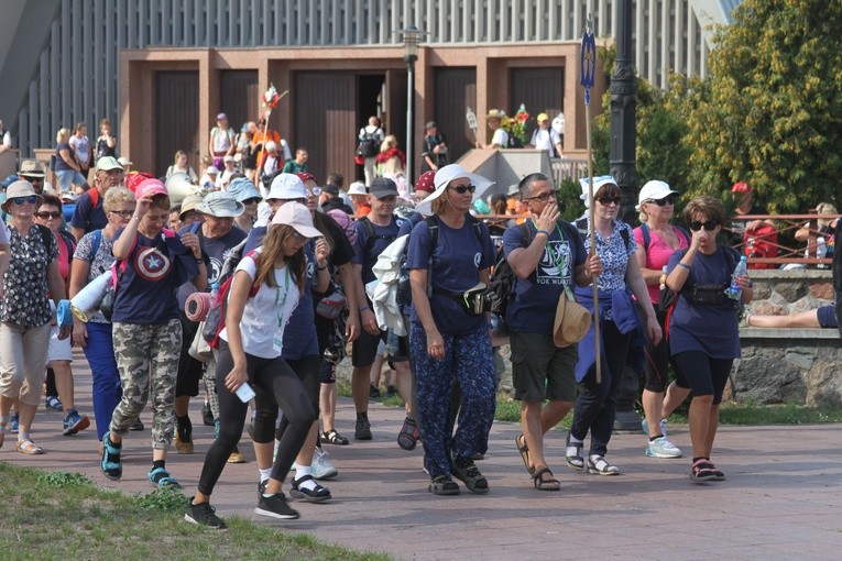 Pielgrzymka 2019. Obiad w Gostyninie