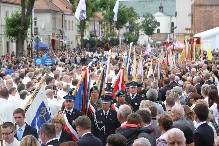 Pułtusk. Msza św. na rozpoczęcie nawiedzenia. Cz. 1