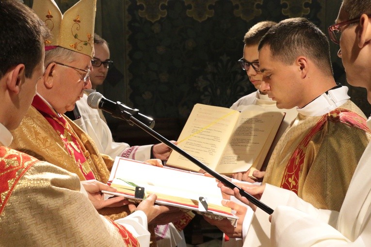 Święcenia diakonatu