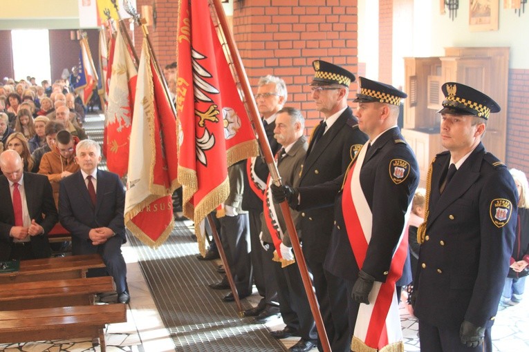 Pomnik bł. ks. J. Popiełuszki w Mławie