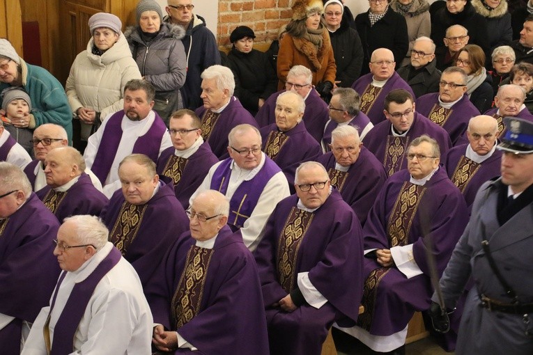 Ciechanów. Pogrzeb ks. Ludomira Kokosińskiego