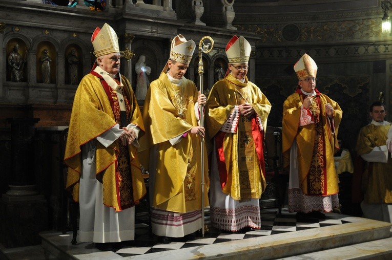 Święcenia biskupie w Płocku - cz. 1