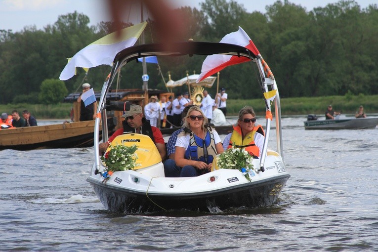 Wiślana procesja eucharystyczna. Cz. 2