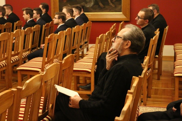 Płock. Ksiądz prof. Robert Skrzypczak w seminarium