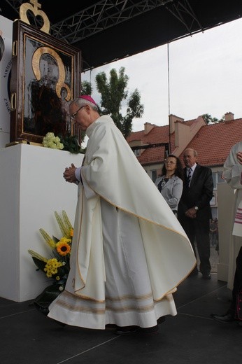 Pułtusk. Msza św. na rozpoczęcie nawiedzenia. Cz. 2