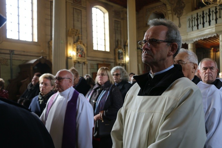 Lekowo. Pogrzeb ks. Tadeusza Janowskiego