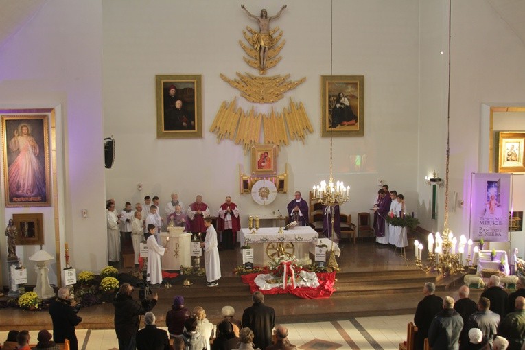 Symboliczny grób biskupów męczenników w Działdowie