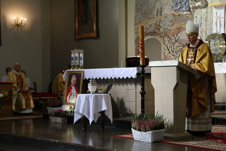 Mława. Poświęcenie pomnika Dzieci Nienarodzonych