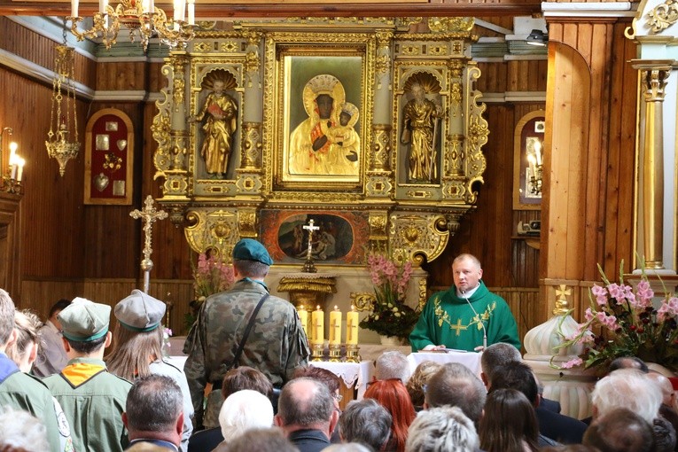 Chociszewo. Uroczystości przy mogile Męczenników Fortu III w Pomiechówku