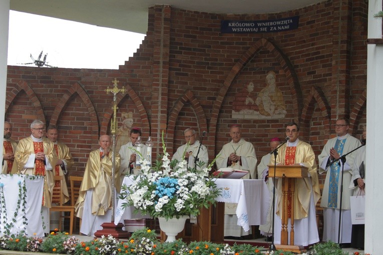 Abp Stanisław Gądecki w Rostkowie