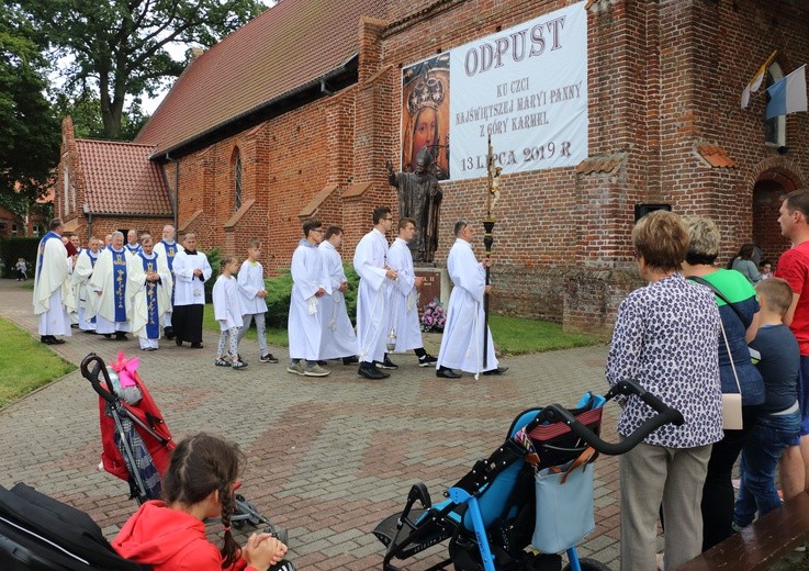 Msza św. odpustowa w Lubieszewie