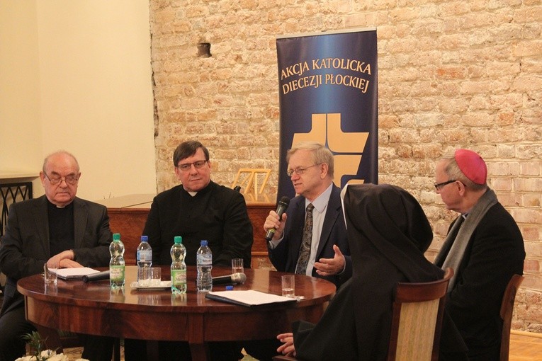 IX sympozjum AK