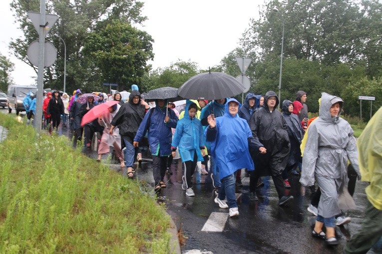 Pielgrzymka na Jasną Górę. Wyjście z Płocka cz.1