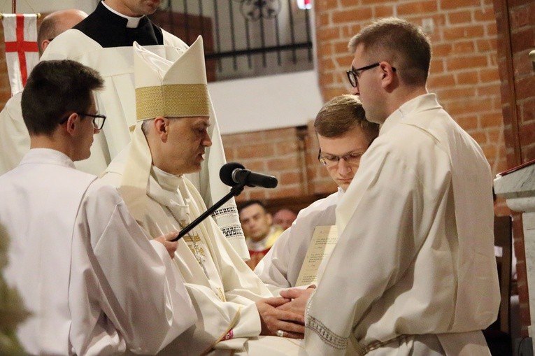 Święcenia diakonatu