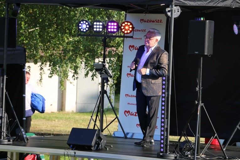 Czerwińsk n. Wisłą. Koncert plenerowy w przyklasztornych ogrodach