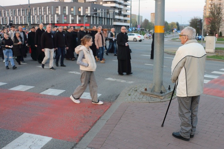 Droga Krzyżowa ulicami cz. 1