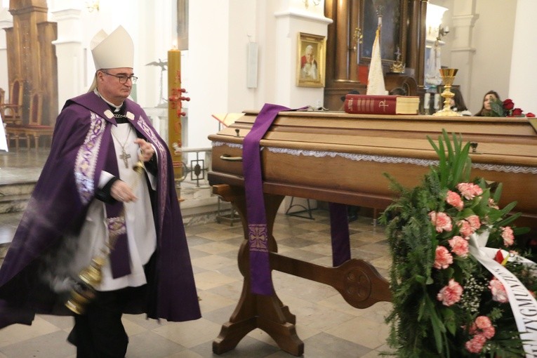 Płock - Radziwie. Pogrzeb ks. kan. Zygmunta Karpa