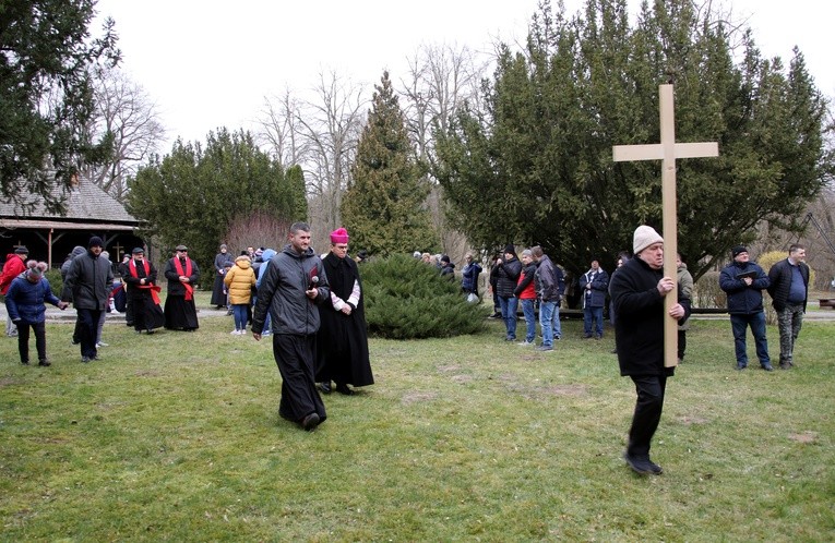 Brwilno. Droga Krzyżowa w Domu Pomocy Społecznej