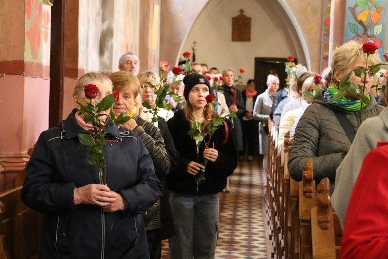 Niedzbórz. Wprowadzenie relikwii św. Rity
