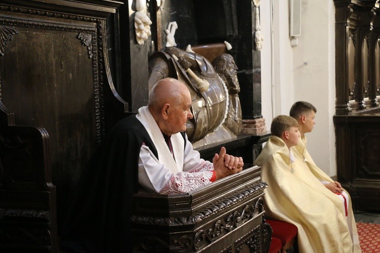Krasne. Poświęcenie odnowionego ołtarza