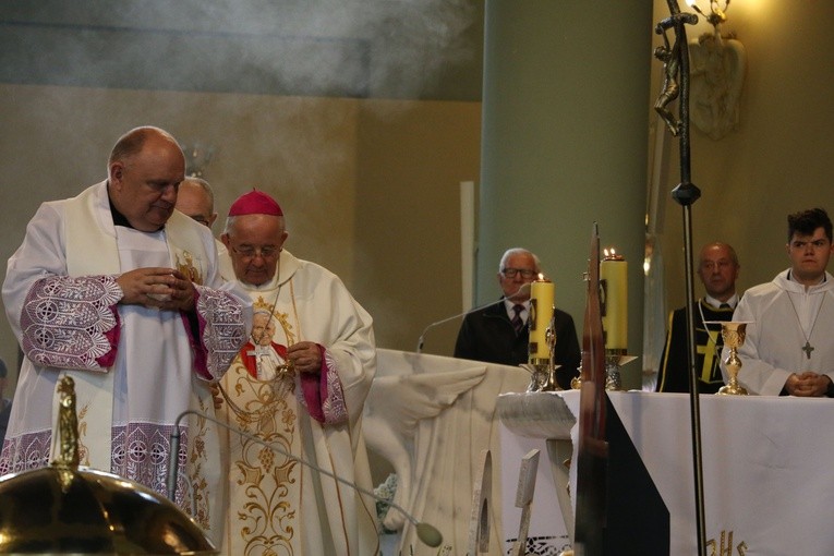 Ciechanów. Uroczystości w parafii MB Fatimskiej