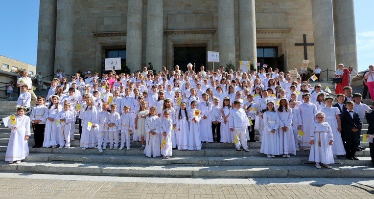 Pielgrzymka dzieci pierwszo- i wczesnokomunijnych do katedry