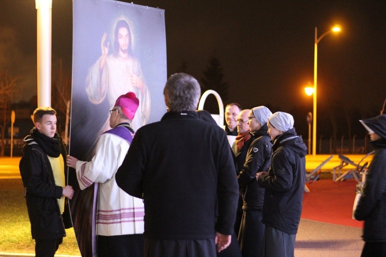 Brama Miłosierdzia młodych