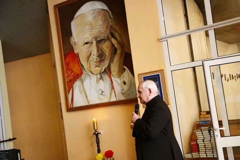 Relikwie św. Jana Pawła II w Rusinowicach