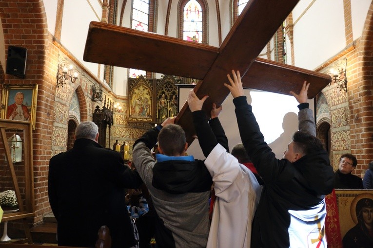 Symbole ŚDM - Parafia św. Jakuba, Tolkmicko