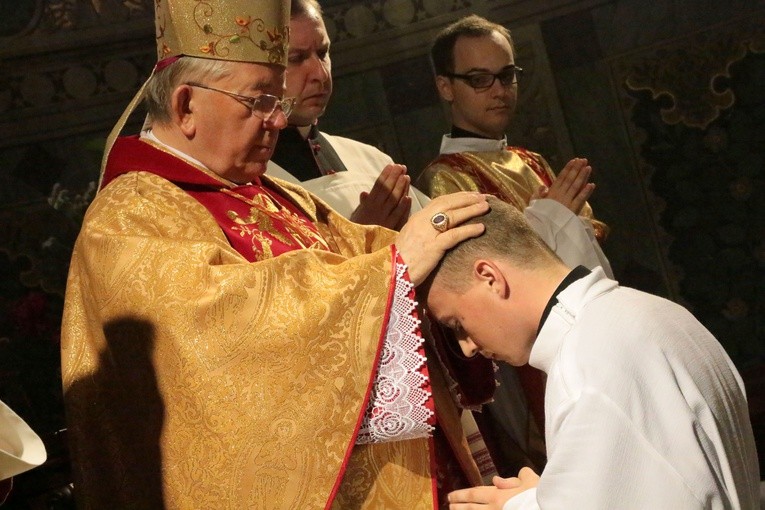 Święcenia diakonatu