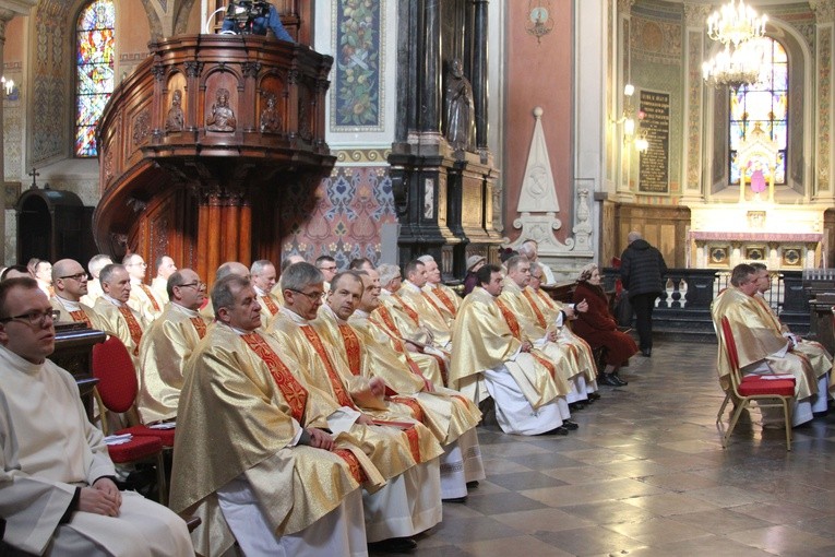 Msza krzyżma cz. 1