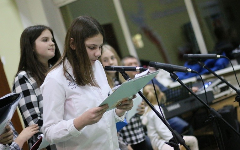 Wieczornica papieska
