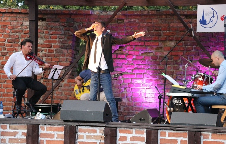 XIX Elbląskie Noce. Festiwal Piosenki Wartościowej