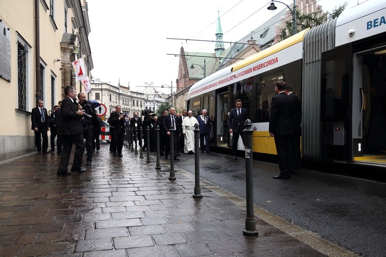 Papież Franciszek w tramwaju