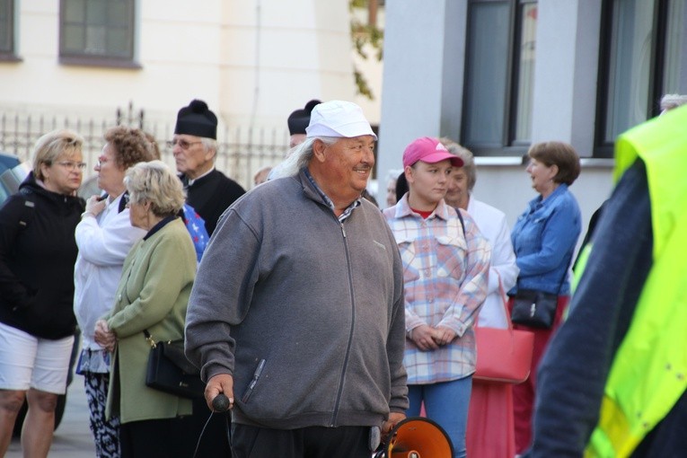 Płock. Wyjście pielgrzymki do Skępego