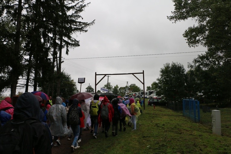 Rostkowo. Pielgrzymka dzieci