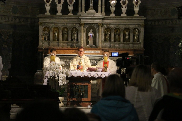 Pielgrzymka na Jasną Górę. Msza św. w katedrze cz. 2