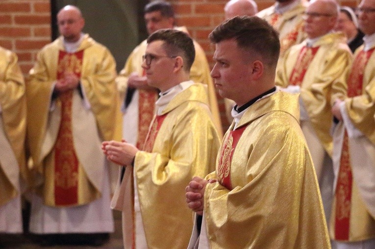 Święcenia kapłańskie w katedrze elbląskiej