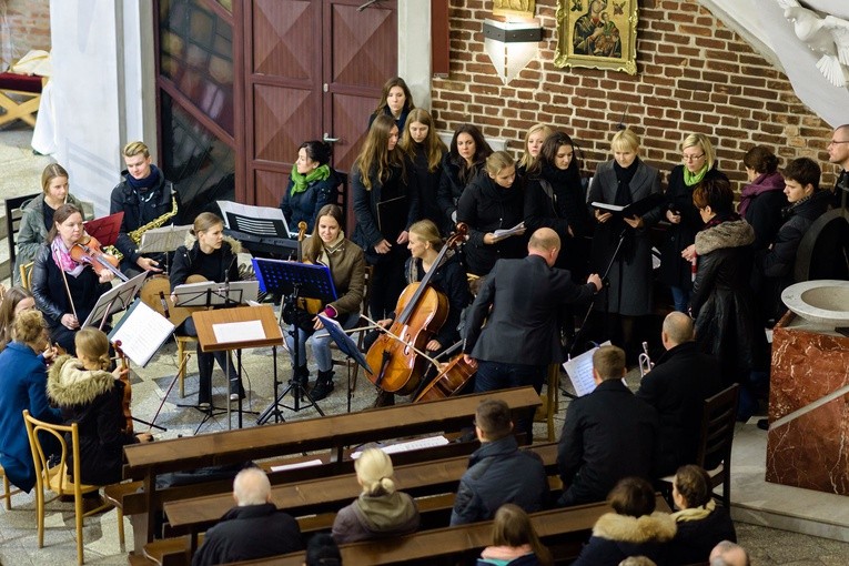 Symbole ŚDM - parafia św. Jerzego