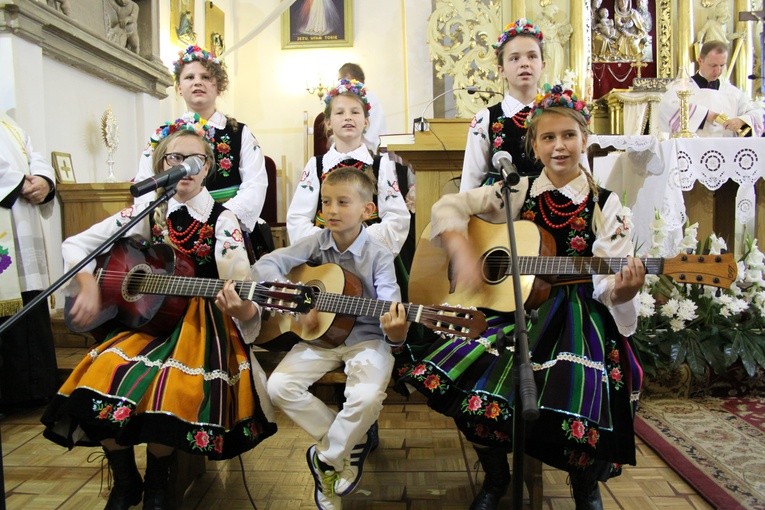 Poświęcenie prac remonotowo-budowlanych w kościele św. Anny w Kobylnikach 