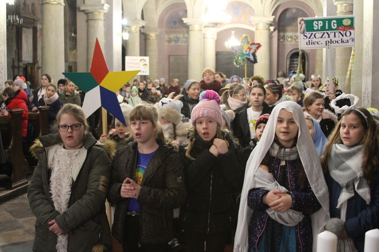 Mali kolędnicy w Płocku
